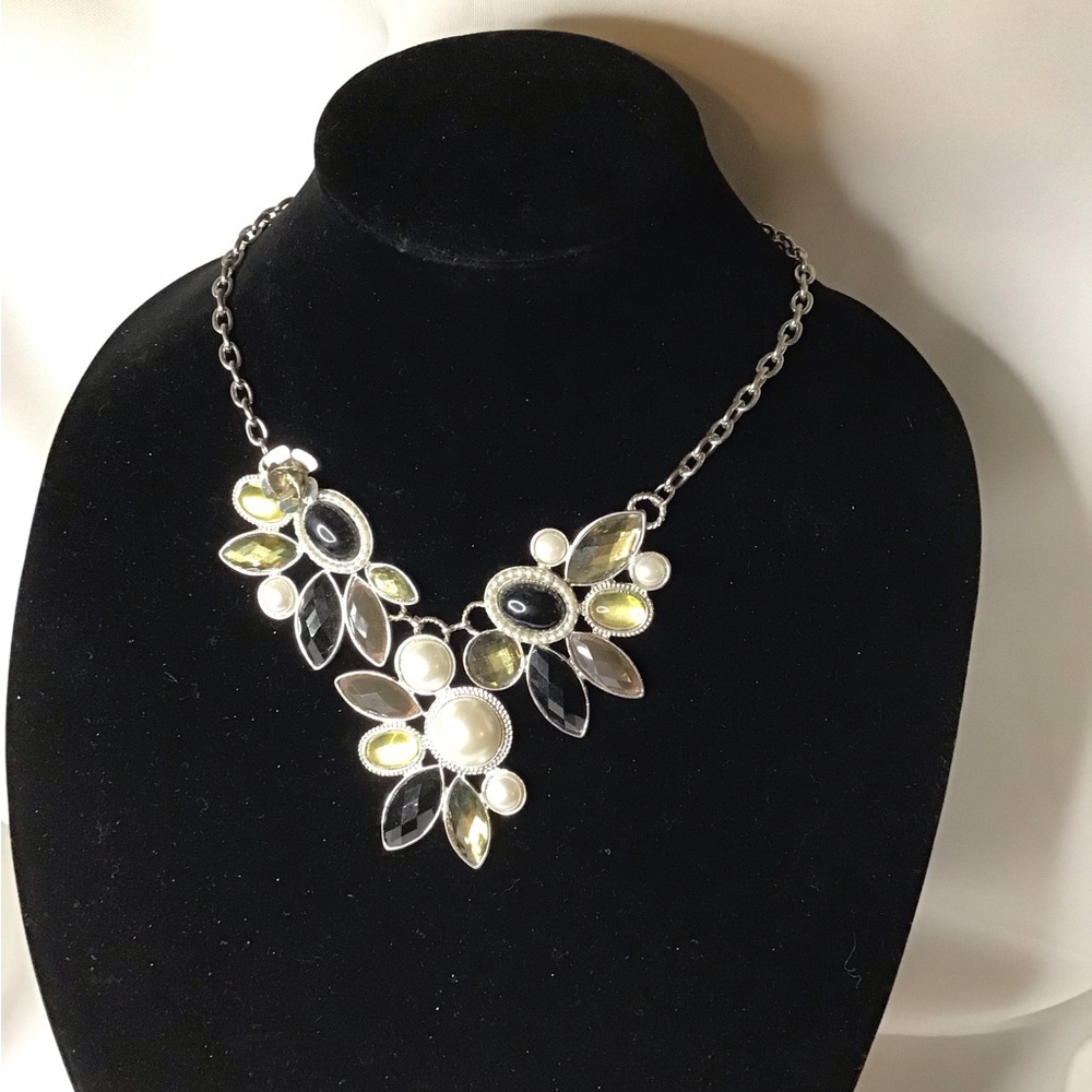 Pretty necklace gold with pearl, black, green, and gold stones$18